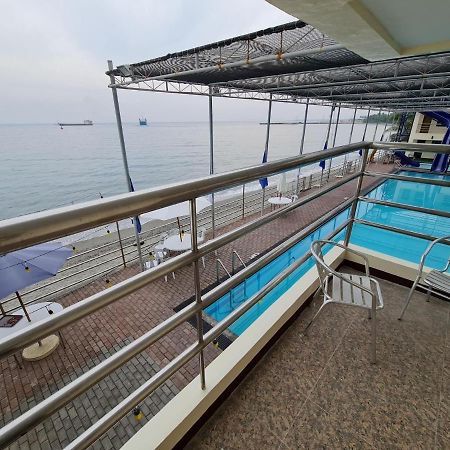 La Primera Grande Beach Resort Roxas  Екстер'єр фото