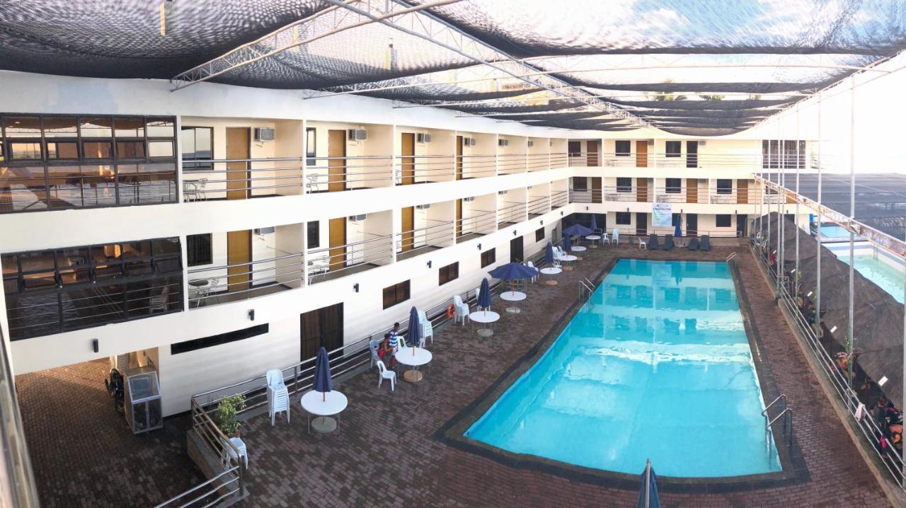 La Primera Grande Beach Resort Roxas  Екстер'єр фото