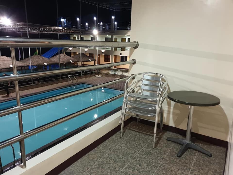 La Primera Grande Beach Resort Roxas  Екстер'єр фото