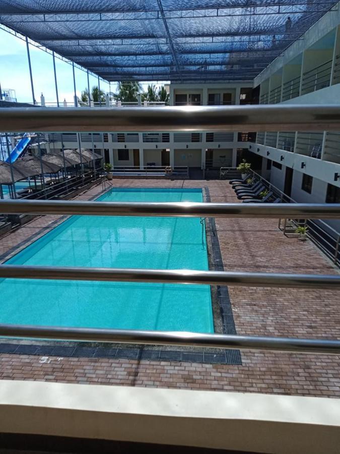 La Primera Grande Beach Resort Roxas  Екстер'єр фото